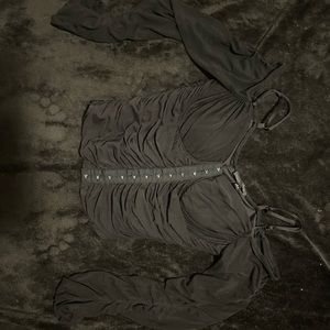 Cute black top with padding